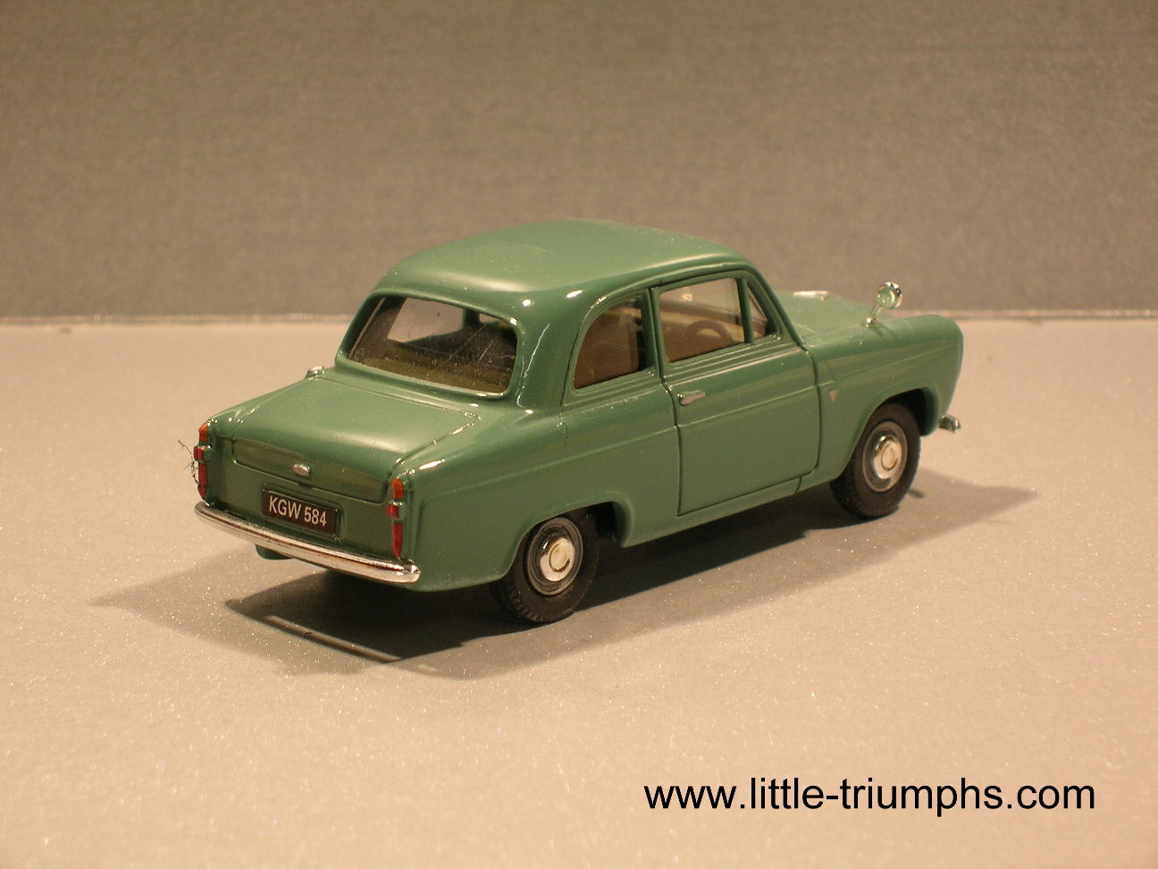 - Ford 100 E - Lichen Green -